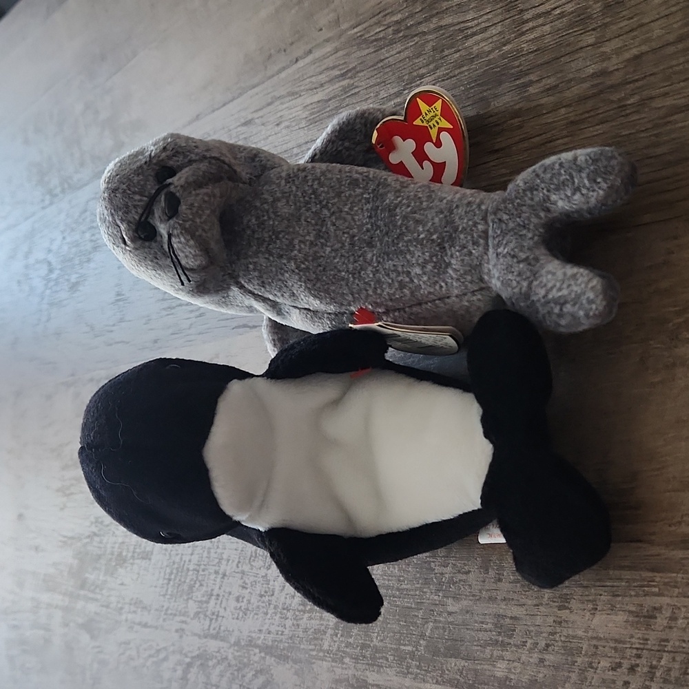 Bundle Of 2 Beanie Babies Seal And Whale